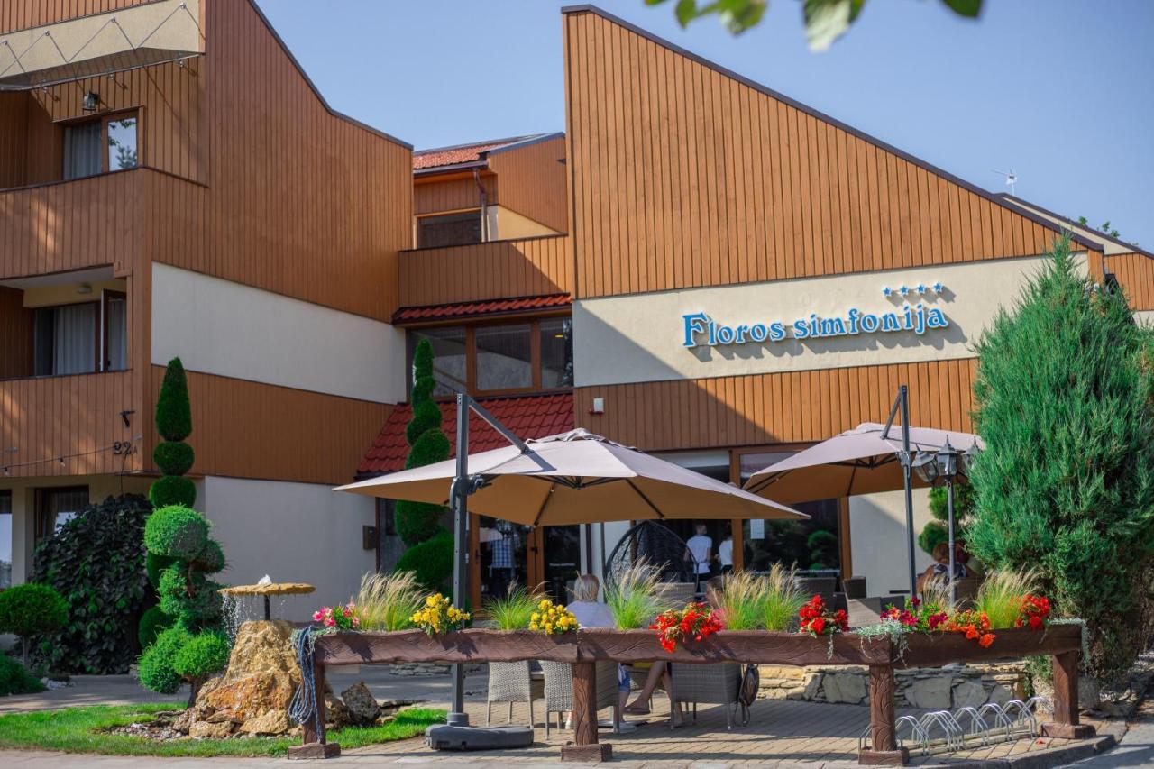 Hotel Floros Simfonija à Šventoji Extérieur photo