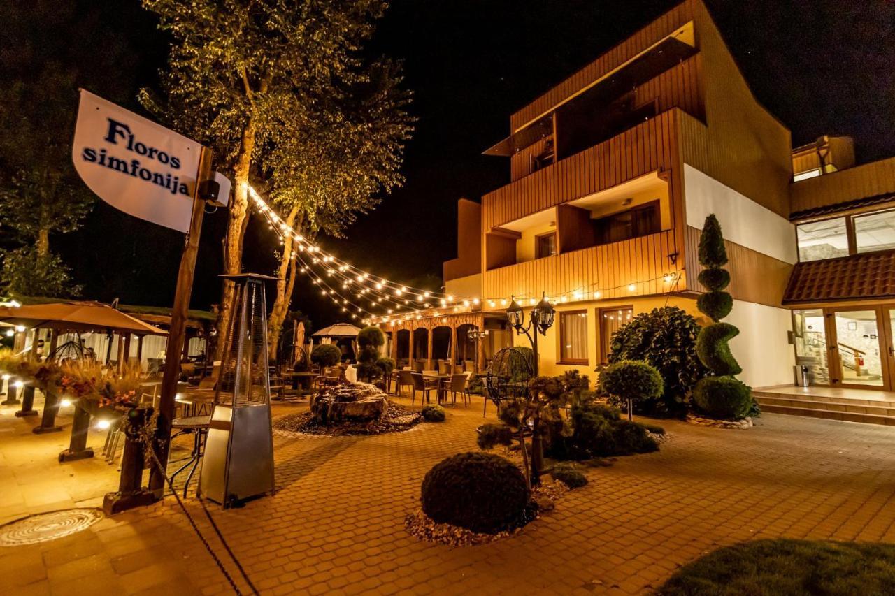 Hotel Floros Simfonija à Šventoji Extérieur photo