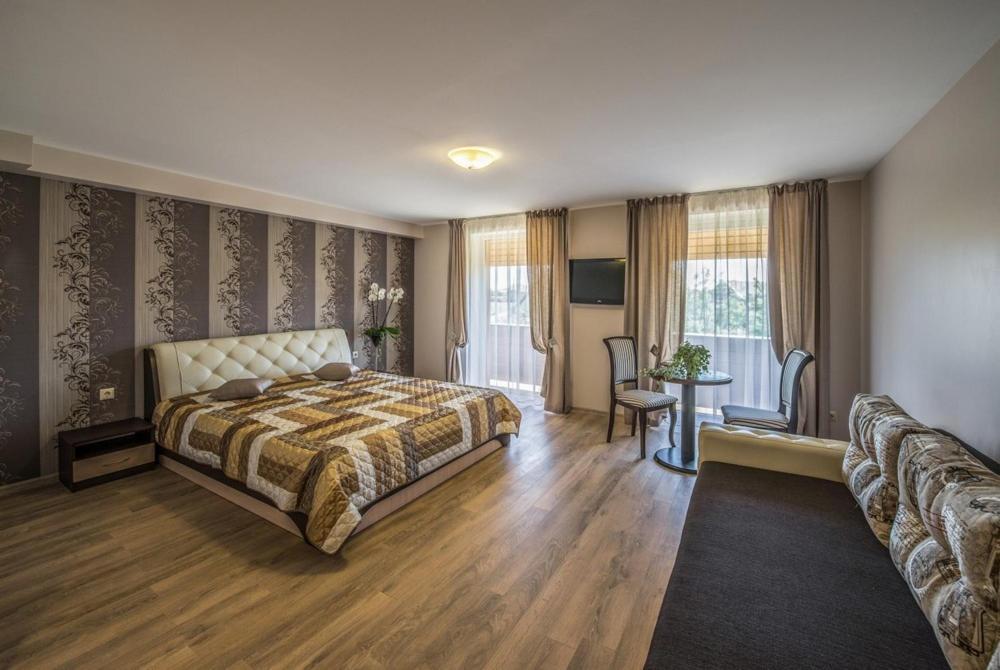 Hotel Floros Simfonija à Šventoji Extérieur photo